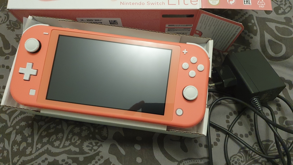 Boîte console Switch Lite Corail